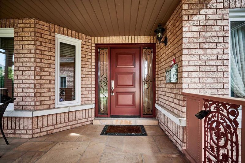 785 Quantra Cres, Newmarket, L3X1M9 | Image 2