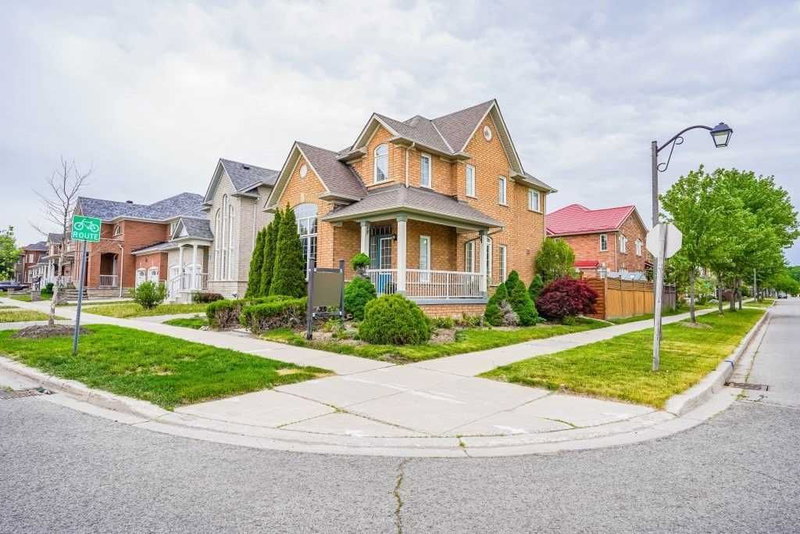 664 Fred Mclaren Blvd, Markham, L6E1J3 | Image 2