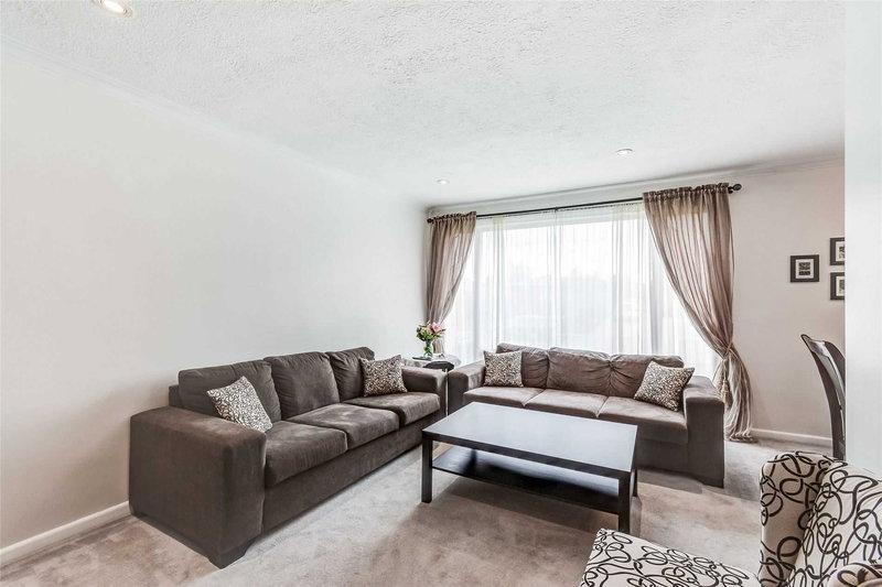 409 Paliser Cres S, Richmond Hill, L4C1S2 | Image 3