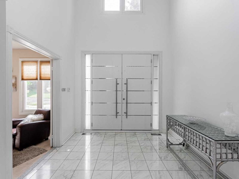 31 Vesta Dr, Richmond Hill, L4B2M2 | Image 2