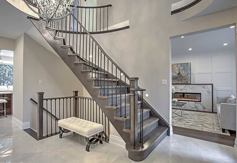 11 Gatcombe Circ, Richmond Hill, L4C9P4 | Image 2