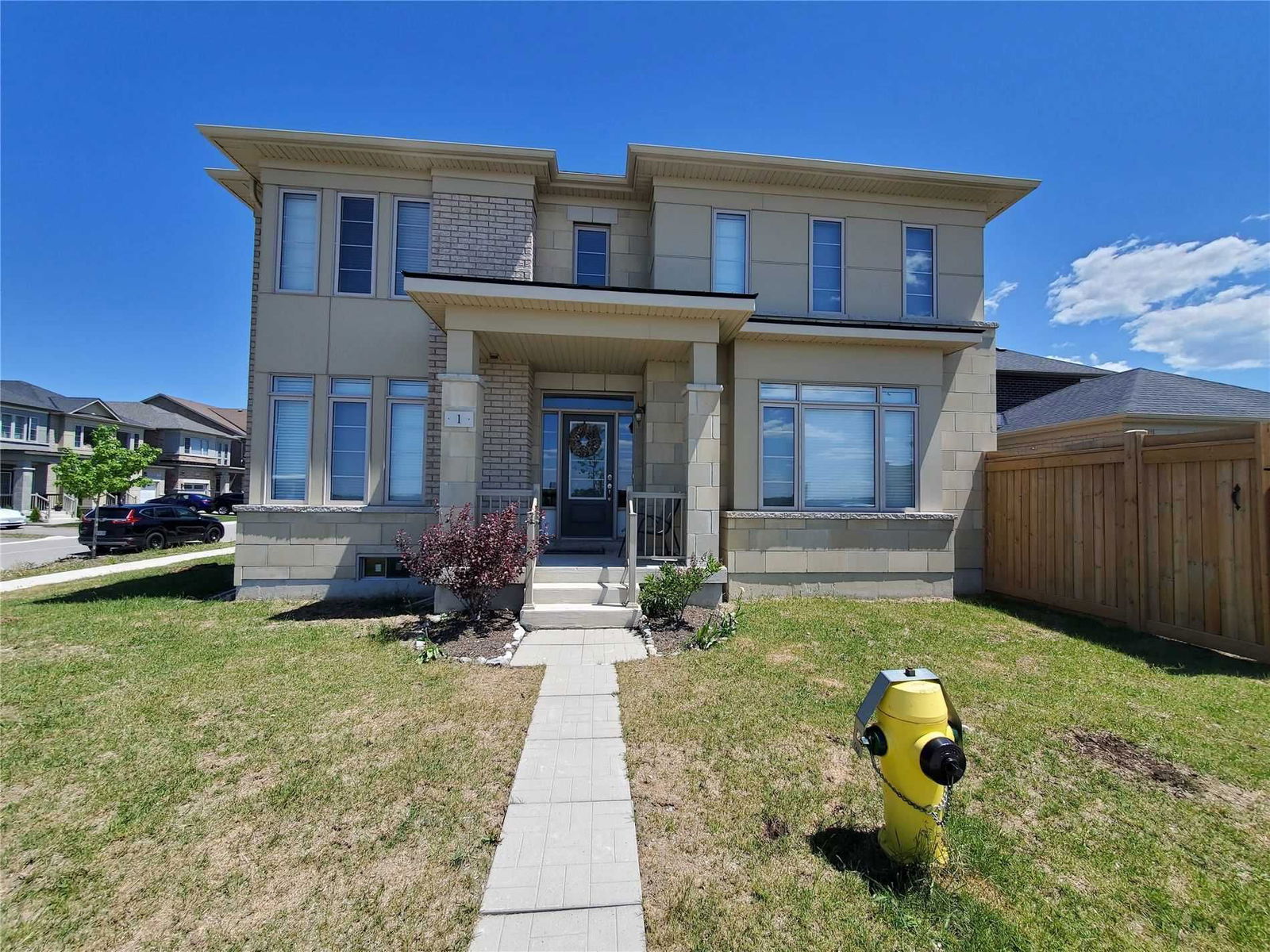 Listing photo 2