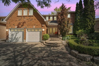 Detached House sold at 4 Hashbury Place, Markham, Ontario, L3T7H4 - Thornlea - MLS: N5263806