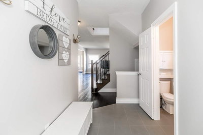 70 Slack Street, Bradford West Gwillimbury, Ontario image-0-1