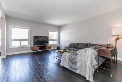 70 Slack Street, Bradford West Gwillimbury, Ontario image-0-3