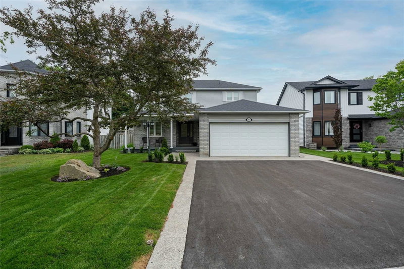 1879 Ashwood Ave, Innisfil, L9S 1W1 | Image 2
