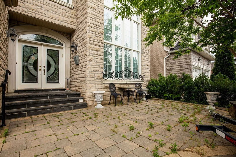 78 Yongehurst Rd, Richmond Hill, L4C3T2 | Image 3