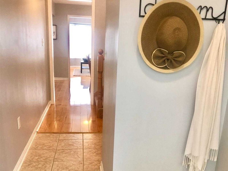 20 Dougherty Cres, Whitchurch-Stouffville, L4A 0A1 | Image 2