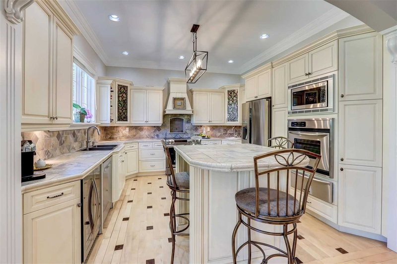 5 Humberview Dr, Vaughan, L4H1B1 | Image 3