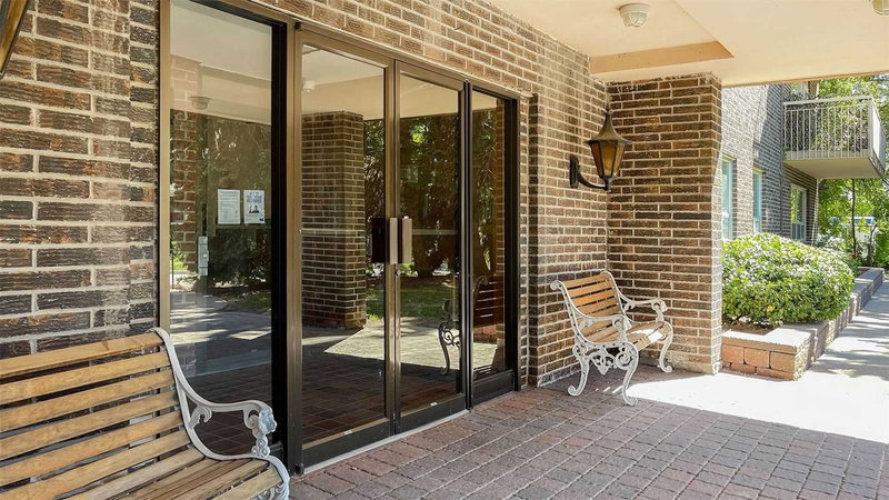 507 - 67 Richmond St, Richmond Hill, L4C3Y3 | Image 3