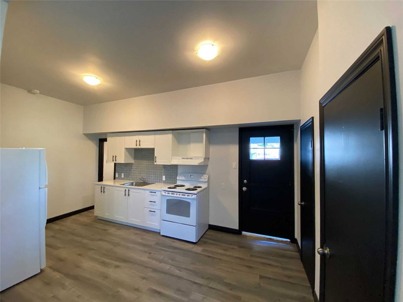 5 - 15 Main St S, Newmarket, L3Y3Y1 | Image 2