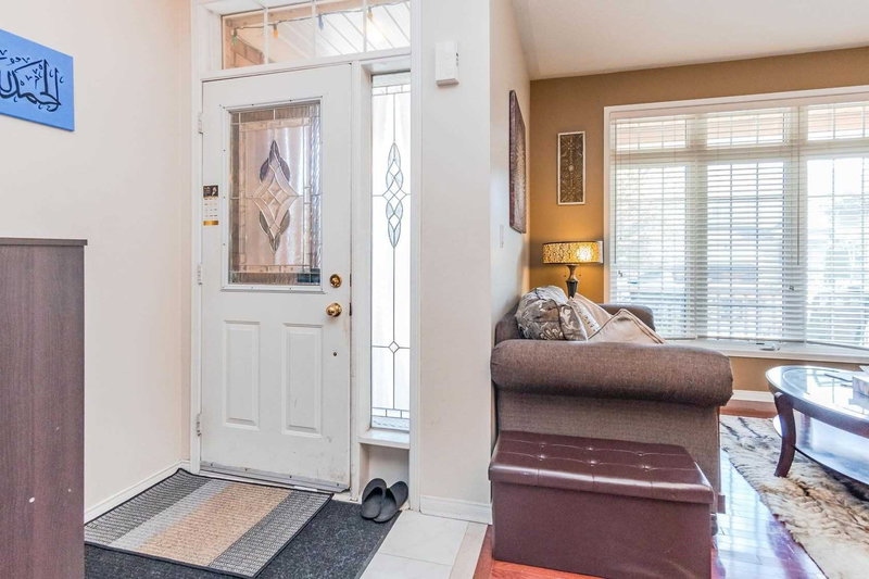 124 Alfred Paterson Dr, Markham, L6E1L5 | Image 3