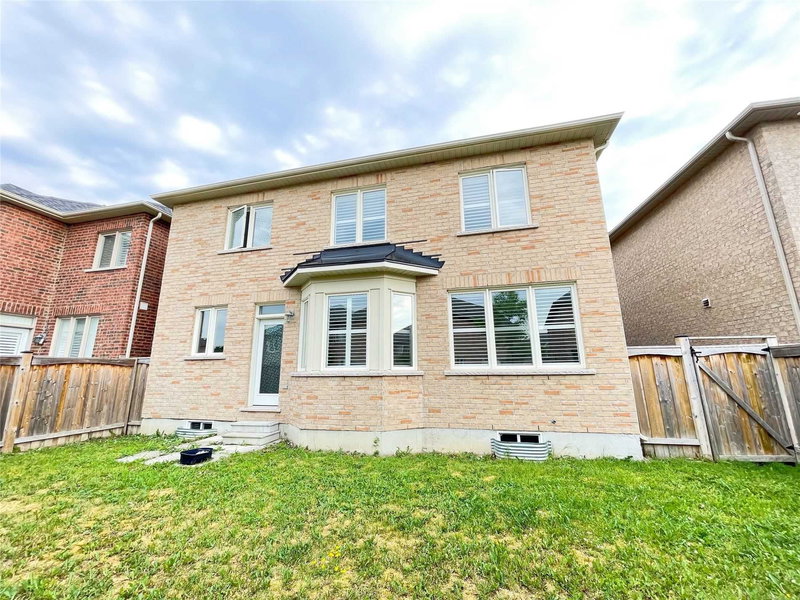28 Desjardin Dr, Markham, L6E0M2 | Image 2