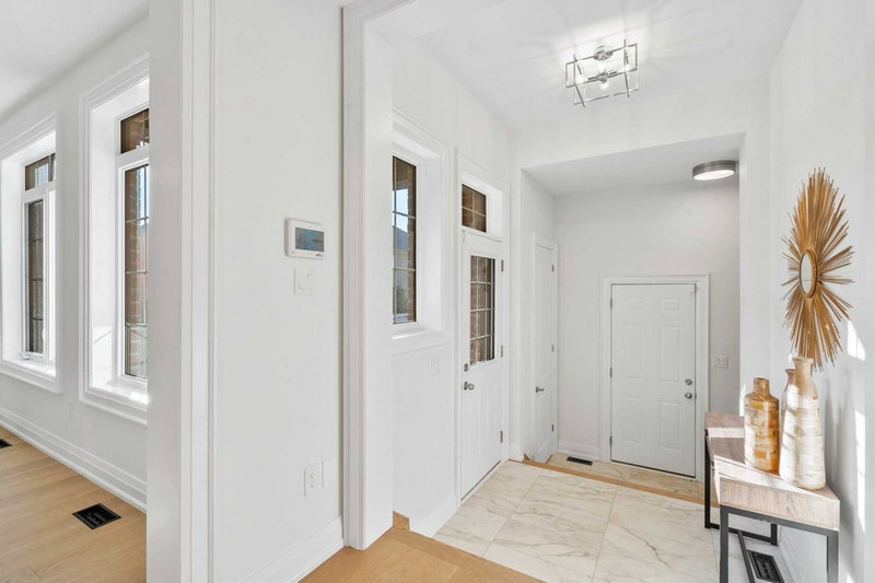 5160 16th Ave, Markham, L6C 2H1 | Image 2