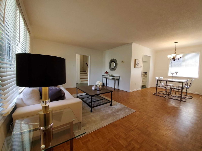 356 Sandford St, Newmarket, L3Y4S3 | Image 3