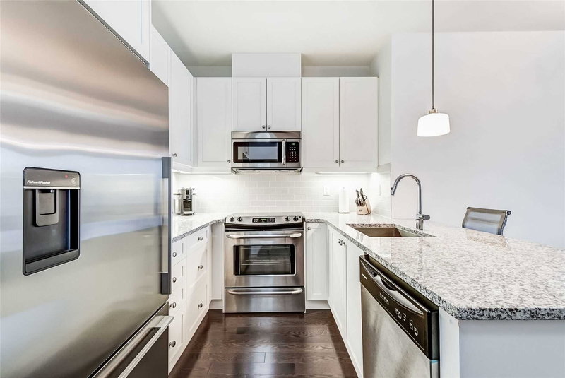 602A - 15277 Yonge St, Aurora, L4G1N6 | Image 3