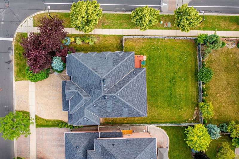 71 Plum Tree Circ, Markham, L6C 1V9 | Image 2