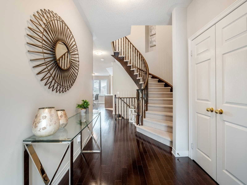 97 Thatcher Cres, East Gwillimbury, L9N0B9 | Image 3