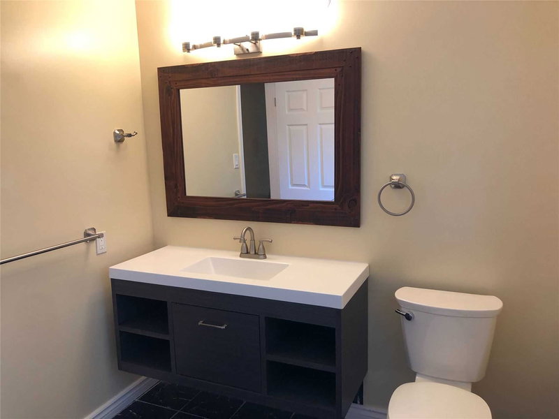 128 Moores Beach Rd, Georgina, L0E1N0 | Image 3