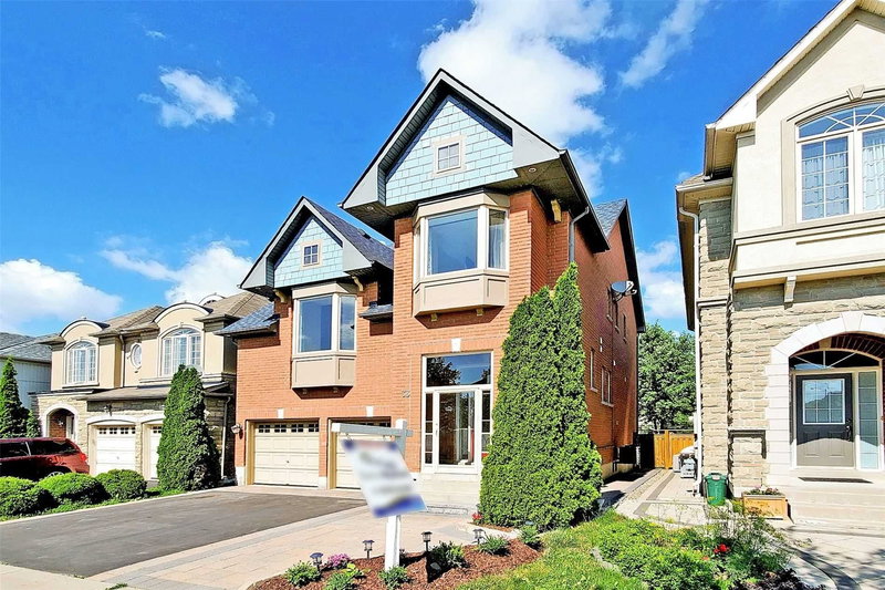 33 Brockdale St, Richmond Hill, L4E4W1 | Image 3