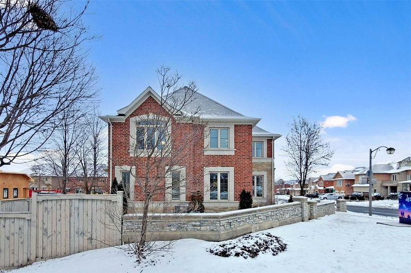 2 Stonebridge Dr E, Markham, L6C2C3 | Image 2