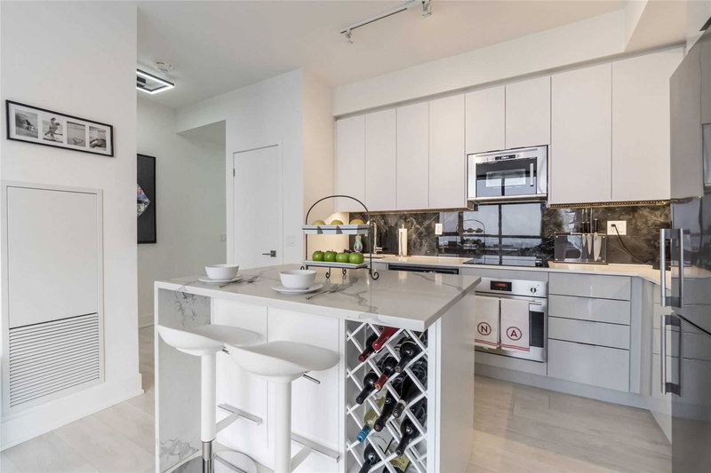 3202 - 2916 Highway 7 Rd, Vaughan, L4K 0K6 | Image 3