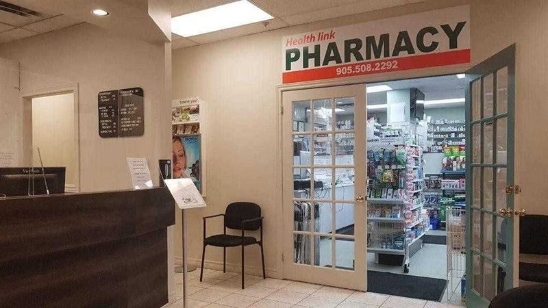 15 - 9555 Yonge St, Richmond Hill, L4C9M5 | Image 2