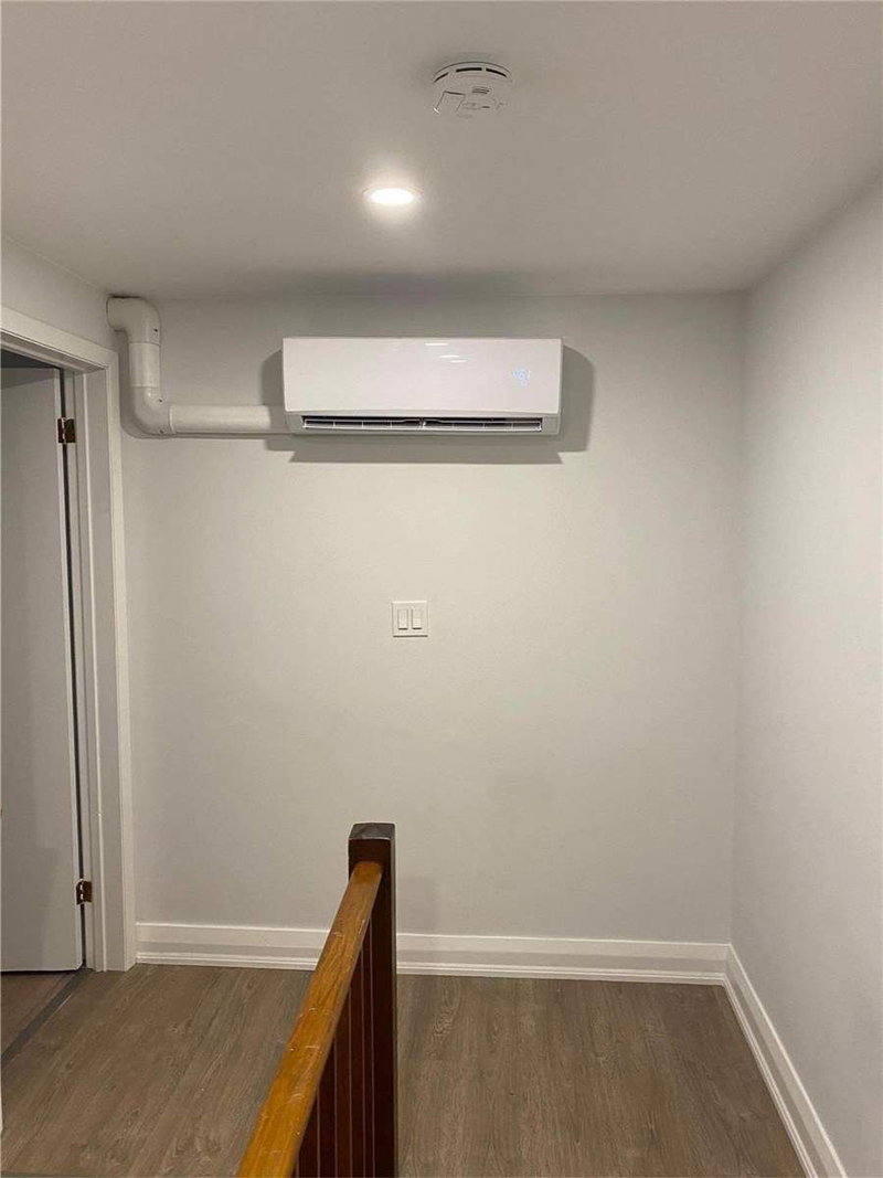 249 Richmond St, Richmond Hill, L4C3Y9 | Image 3