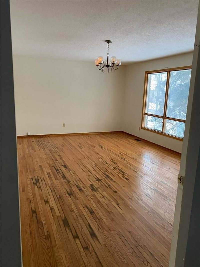 58 Maple Grove Ave, Richmond Hill, L4E2V5 | Image 3