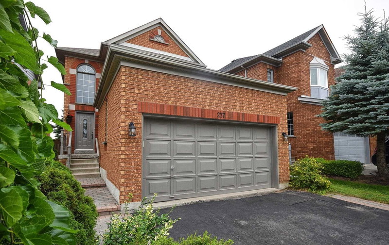 277 Stone Rd, Aurora, L4G6Y7 | Image 2