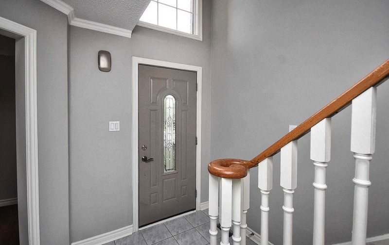 277 Stone Rd, Aurora, L4G6Y7 | Image 3