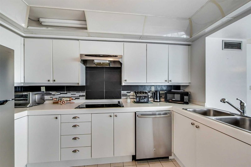 1101 - 7300 Yonge St, Vaughan, L4J7Y5 | Image 2