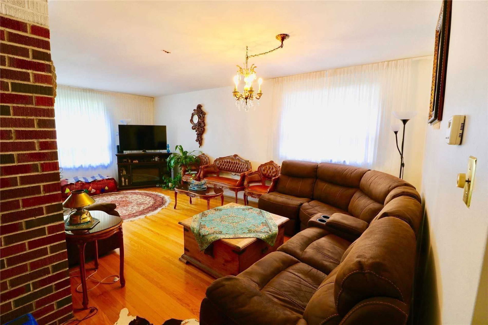 Listing photo 3
