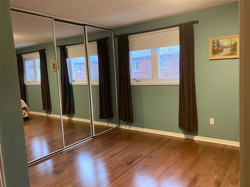 75 - 126 Pinedale Gate, Vaughan, L4L 8X3 | Image 3