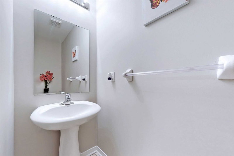 806 Castlemore Ave, Markham, L6E1P2 | Image 2