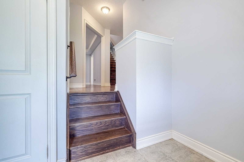 28 Richmond Park Dr, Georgina, L4P0A7 | Image 3