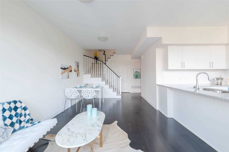 302 - 2 Linsmore Pl, Whitchurch-Stouffville, L4A4T4 | Image 2