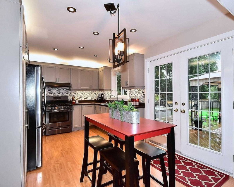 35 Jonathan St, Uxbridge, L9P1B7 | Image 2