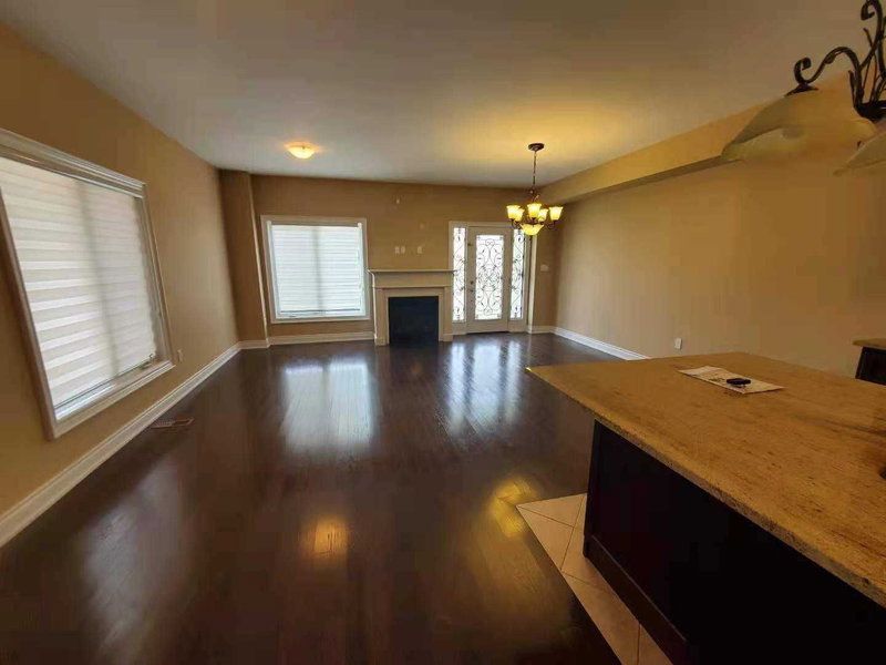 166 Verdi Rd, Richmond Hill, L4E0Z6 | Image 2