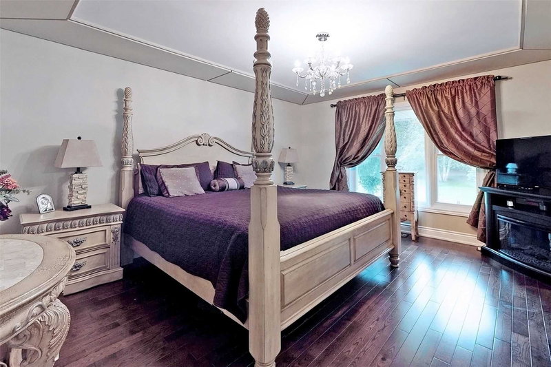 120 Lake Woods Dr, Whitchurch-Stouffville, L4A 1P9 | Image 3