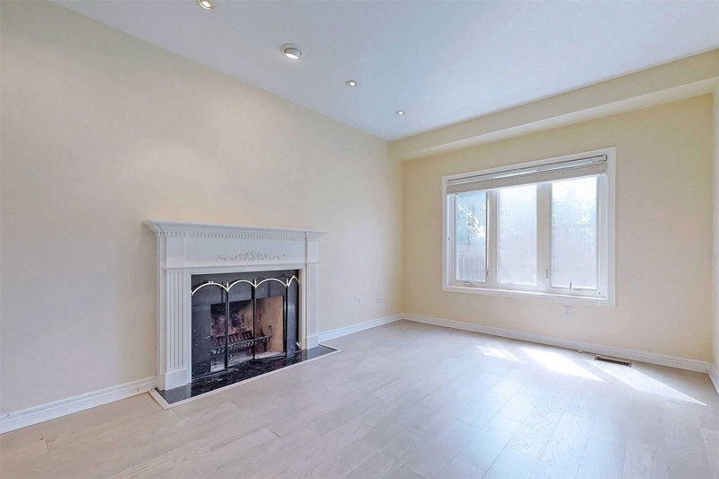 150 Larratt Lane, Richmond Hill, L4C0E7 | Image 3