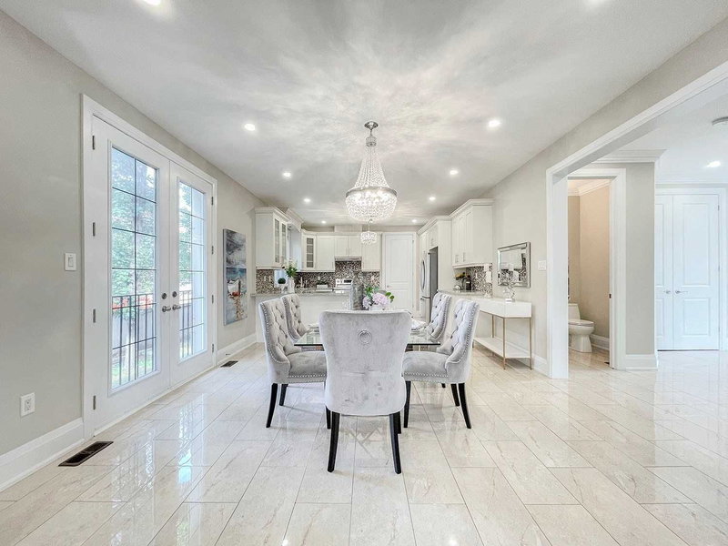 2 Stonebridge Dr, Markham, L6C2C3 | Image 3