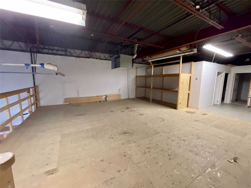 4 - 1228 Gorham St, Newmarket, L3Y8Z1 | Image 2