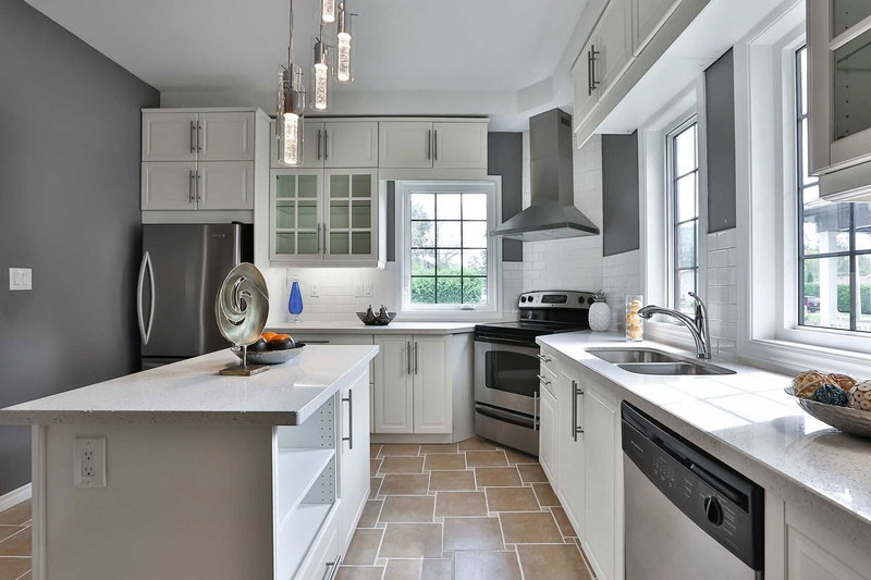 774 Churchill Lane, Georgina, L0E1S0 | Image 2