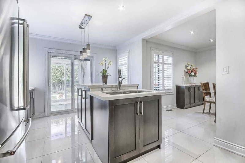 64 Mandel Cres, Richmond Hill, L4C9Z7 | Image 3