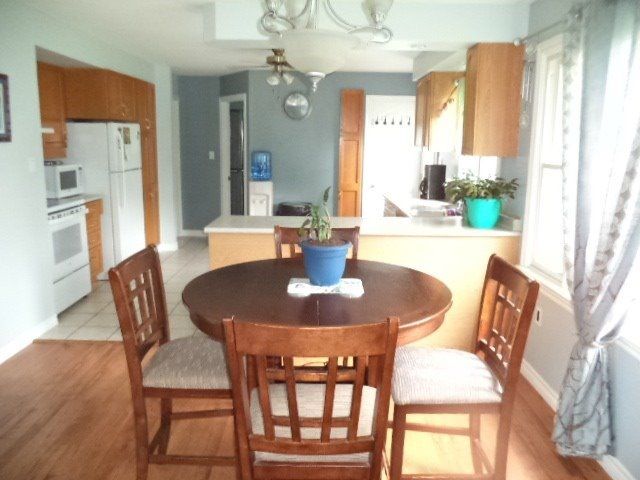 931 Goldie St, Innisfil, L0L 1C0 | Image 2