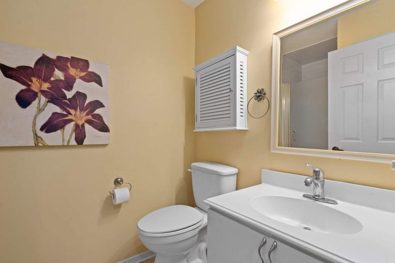 114 Green Briar Rd, New Tecumseth, L0M 1A0 | Image 2