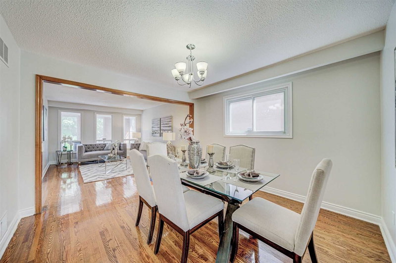 14 Empringham Cres, Markham, L3R3G1 | Image 3