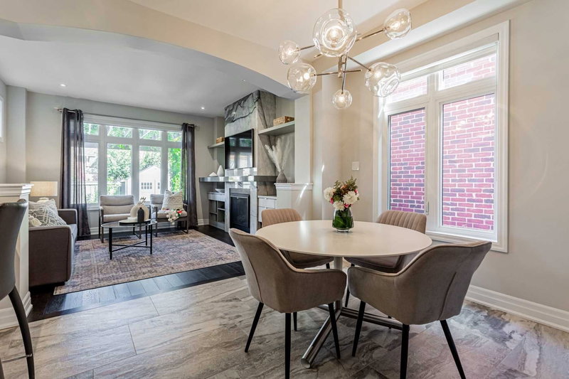 23 Claudview St, King, L7B0C6 | Image 3