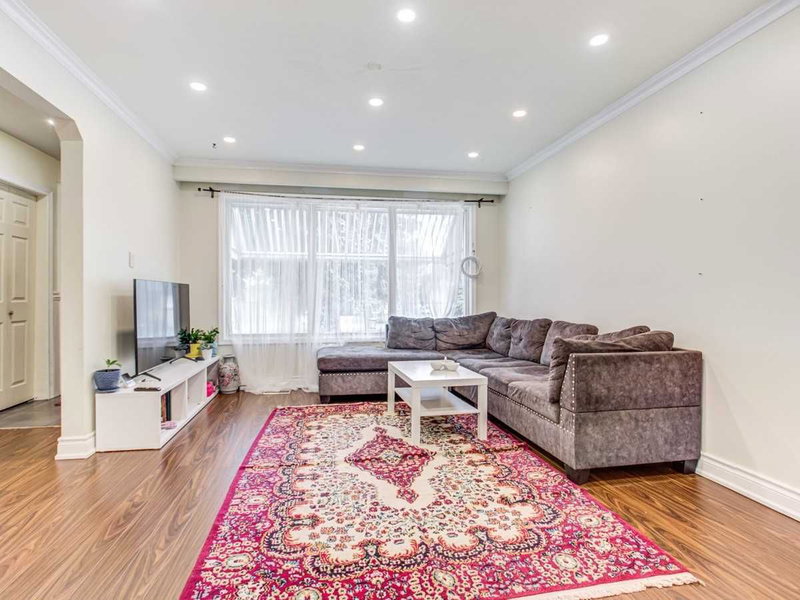 389 Becker Rd, Richmond Hill, L4C2S3 | Image 3